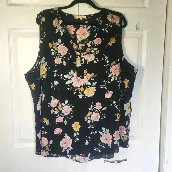 Maurices Plus  Size Floral Button Front Tank Size 3 - Picture 3 of 11